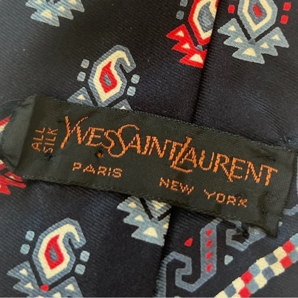 Vintage Yves Saint Laurent blue pattern 100% silk men’s necktie